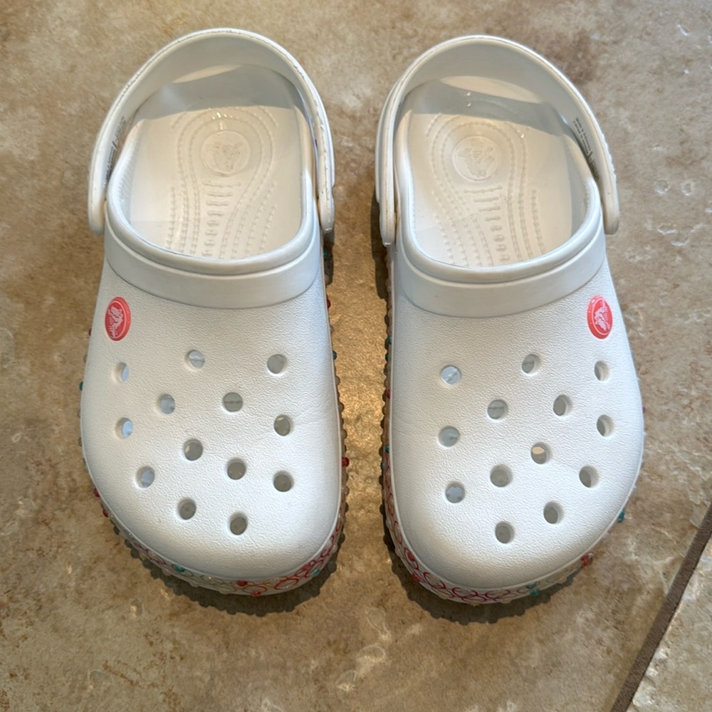 White Crocks size 3
